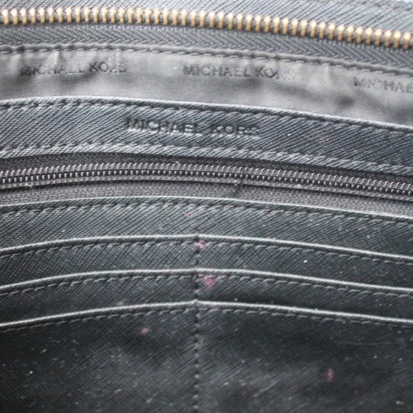 Michael Kors black purse / Jet Set Travel Crossbody - Picture 8 of 11